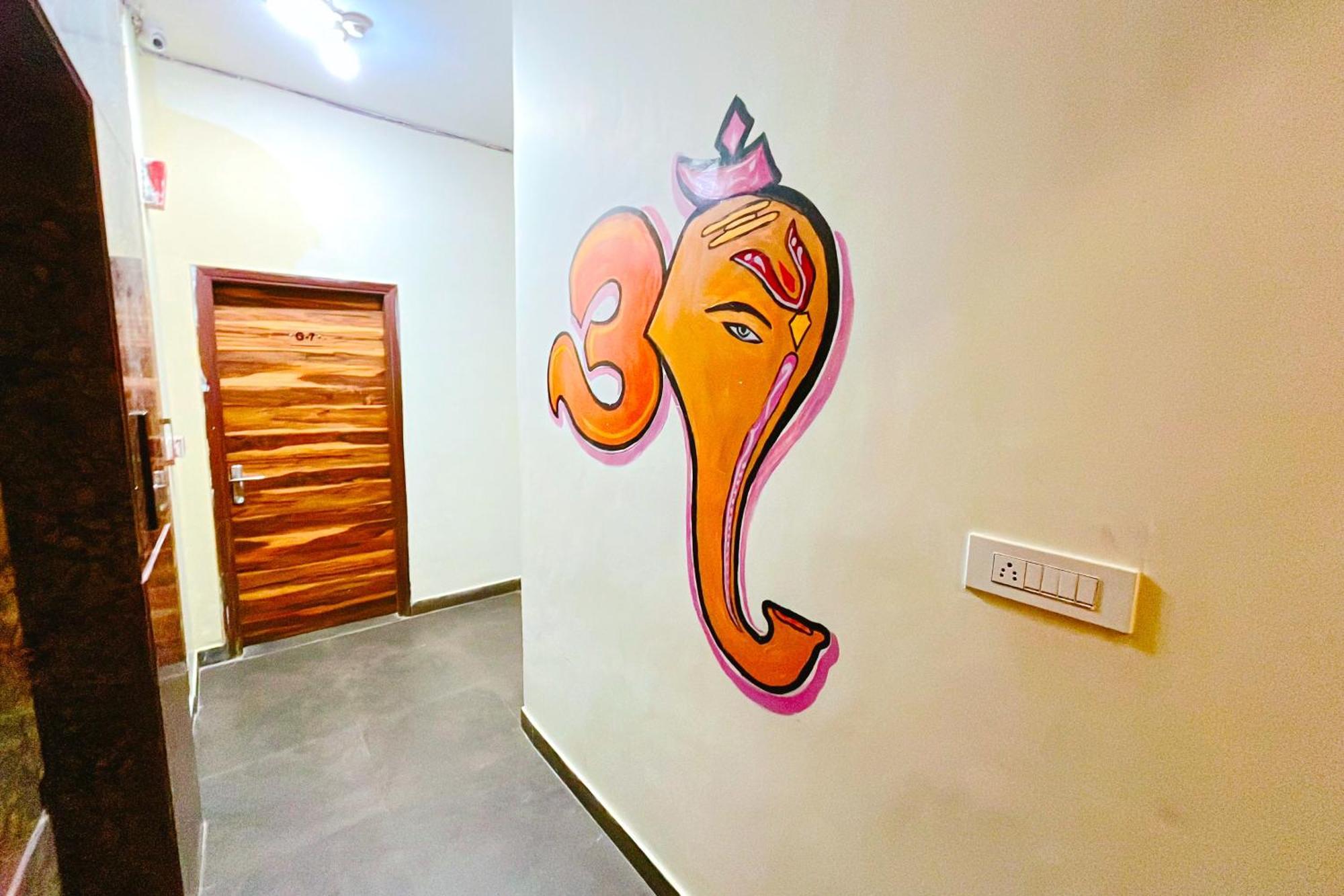 Ganga Ashoka Hotel Rishīkesh Exteriör bild