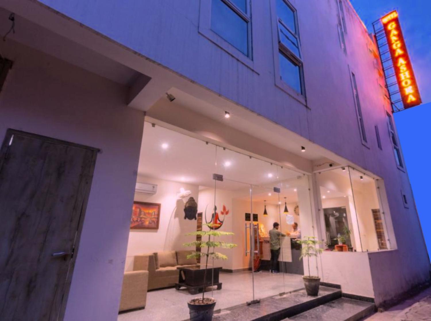 Ganga Ashoka Hotel Rishīkesh Exteriör bild