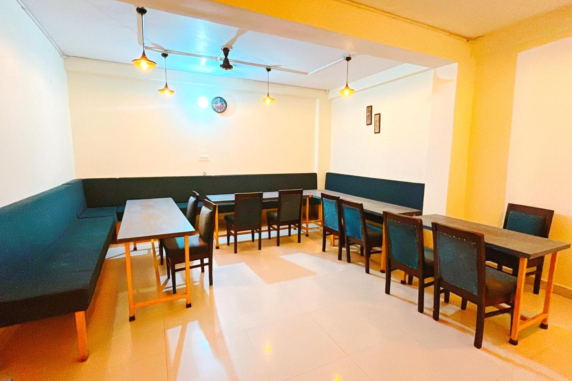 Ganga Ashoka Hotel Rishīkesh Exteriör bild