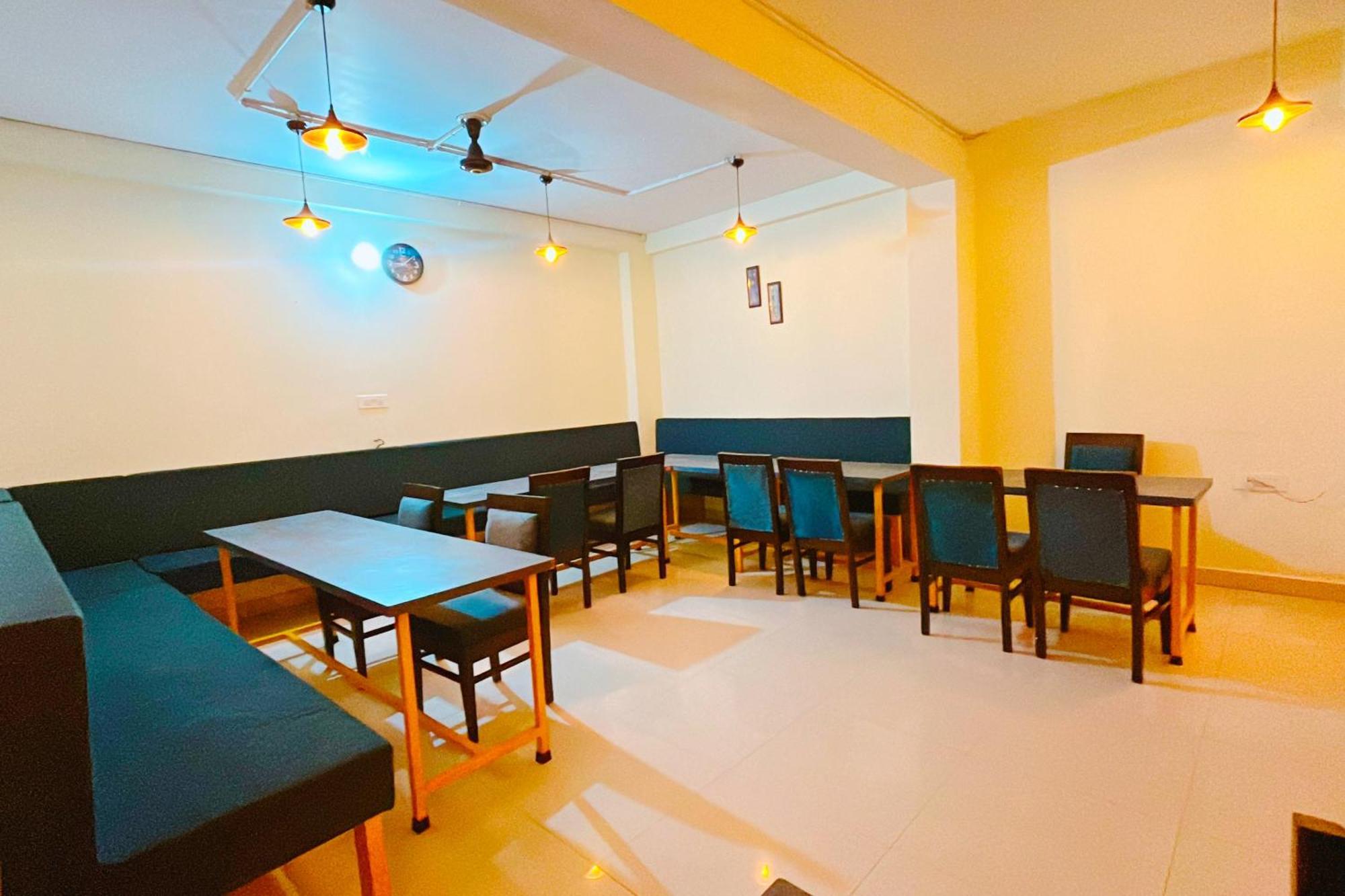 Ganga Ashoka Hotel Rishīkesh Exteriör bild