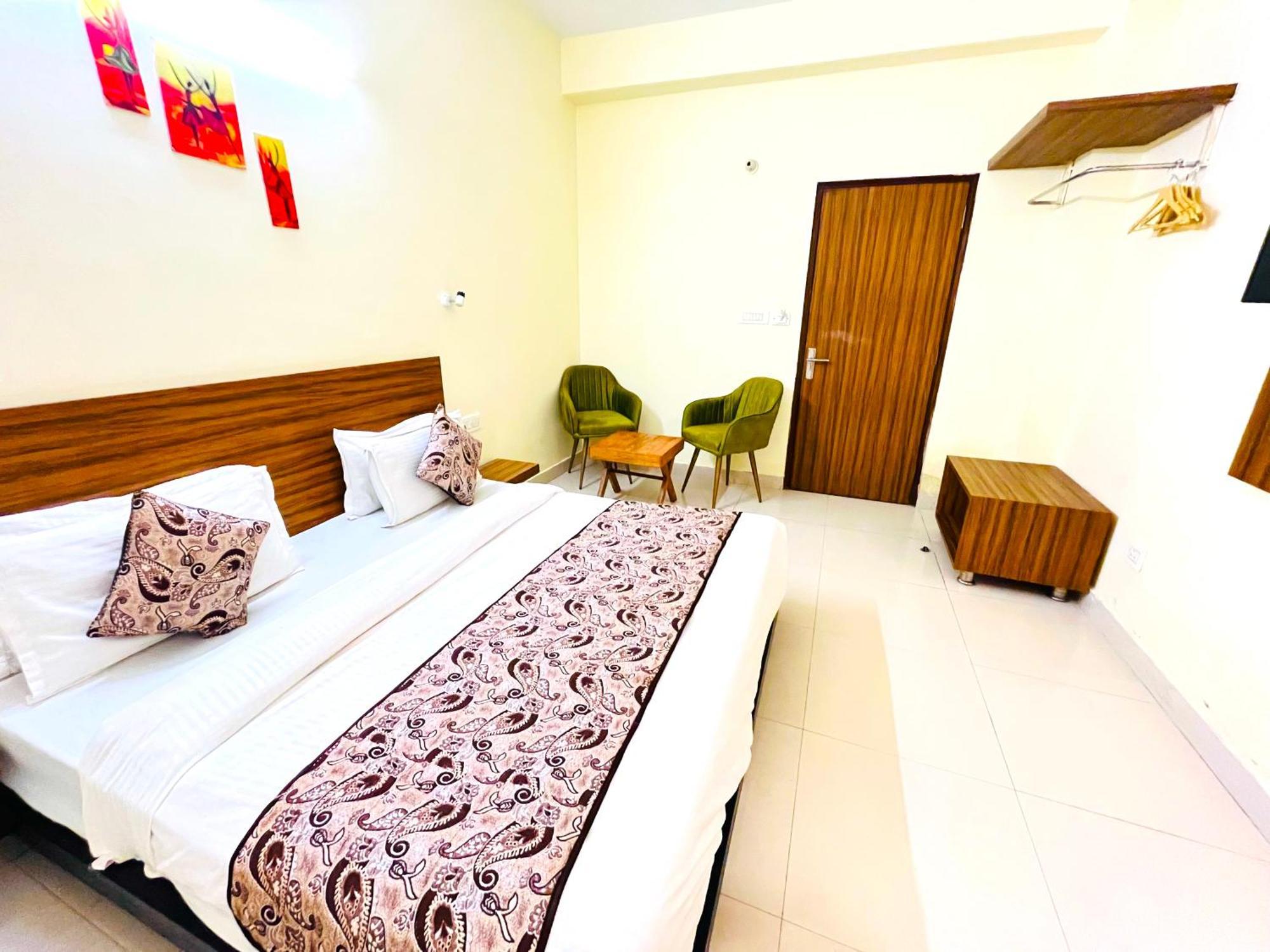 Ganga Ashoka Hotel Rishīkesh Exteriör bild