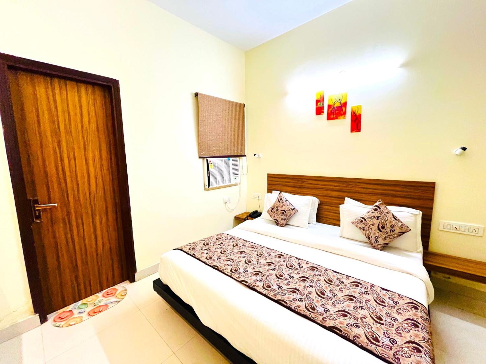 Ganga Ashoka Hotel Rishīkesh Exteriör bild